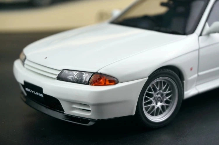 AutoArt Nissan 1994 Skyline GT-R R32 V-Spec II 1:18 Bianco – Modello da collezione pressofuso