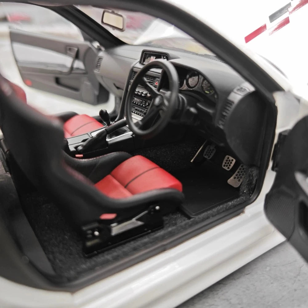 [AutoArt] 1:18 Nissan 1999 Skyline GT-R R34 R-tune White Model Car Die-Cast
