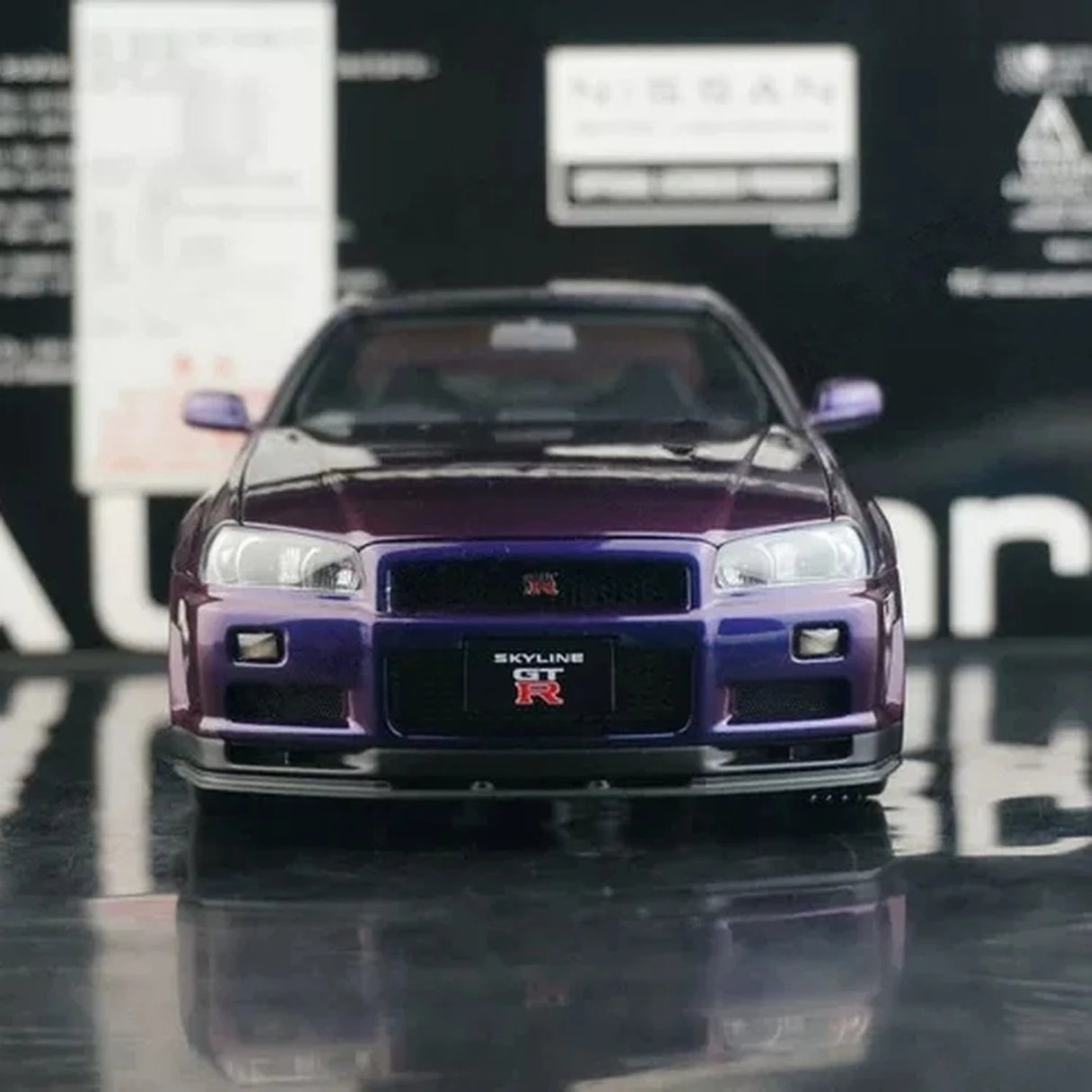 AutoArt Nissan 1999 Skyline GT-R R34 V-Spec BBS Wheel Purple 1:18 – Modello da collezione pressofuso