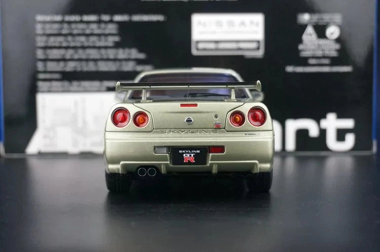 AutoArt Nissan 2000 Skyline GT-R R34 V-Spec II BBS Wheel Gold 1:18 – Modello da collezione pressofuso