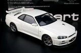 AutoArt Nissan 2000 Skyline GT-R R34 V-Spec II White 1:18 – نموذج معدني قابل للجمع مصبوب.