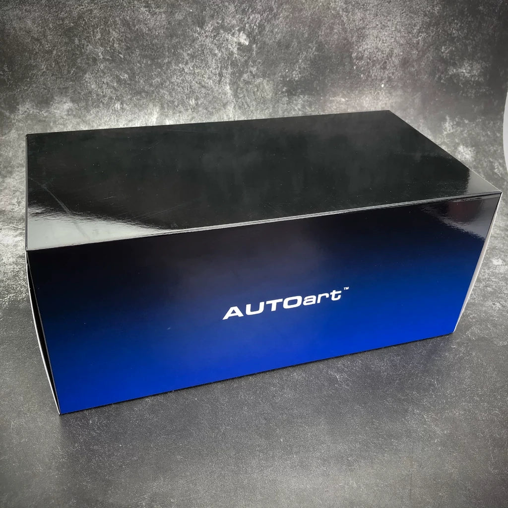 [AutoArt] 1:18 Nissan 2005 Skyline GT-R R34 NISMO Z-tune Blue Model Car Die-Cast