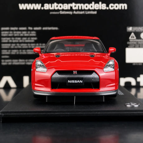 AutoArt Nissan 2009 GT-R R35 Red 1:18 – Sammlerobjekt aus Druckguss