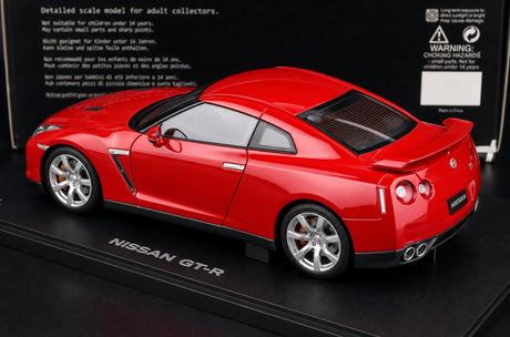 AutoArt Nissan 2009 GT-R R35 Red 1:18 – Sammlerobjekt aus Druckguss