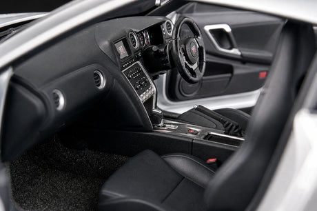 AutoArt Nissan 2009 GT-R R35 Silber 1:18 – Sammelobjekte aus Druckguss