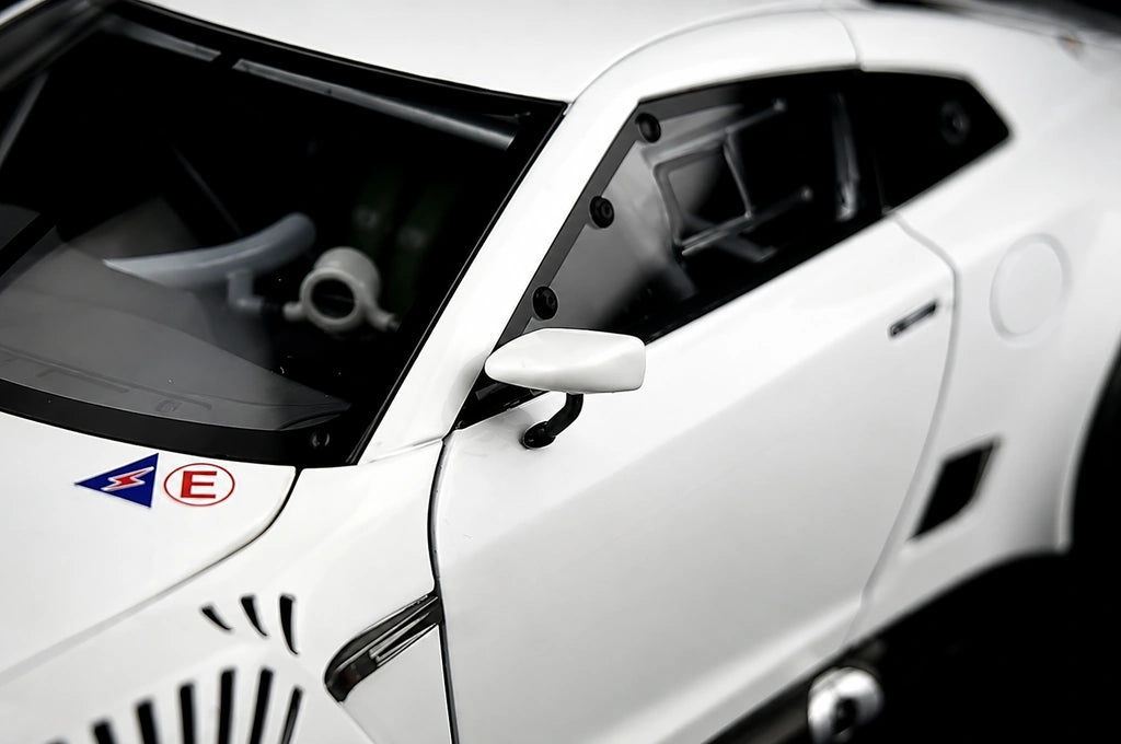 AutoArt Nissan 2010 GT-R R35 GT1 Off White 1:18 – Modello Pressofuso da collezione