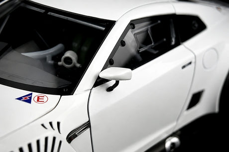 AutoArt Nissan 2010 GT-R R35 GT1 Off White 1:18 – Sammelobjekt aus Druckguss