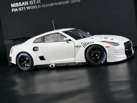 AutoArt Nissan 2010 GT-R R35 GT1 Off White 1:18 – Sammelobjekt aus Druckguss