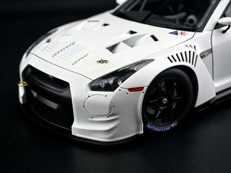 AutoArt Nissan 2010 GT-R R35 GT1 Off White 1:18 – Sammelobjekt aus Druckguss