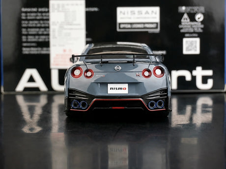 AutoArt Nissan 2017 GT-R R35 Nismo Gray 1:18 – Sammelobjekt aus Druckguss