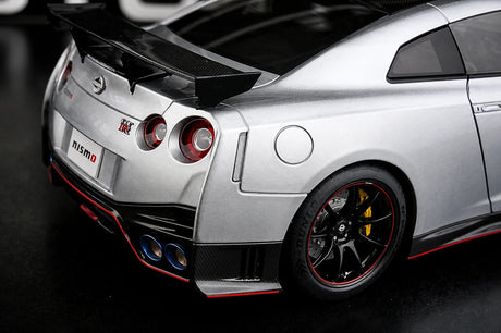 AutoArt Nissan 2017 GT-R R35 Nismo Silberne 1:18 – Sammelobjekte aus Druckguss