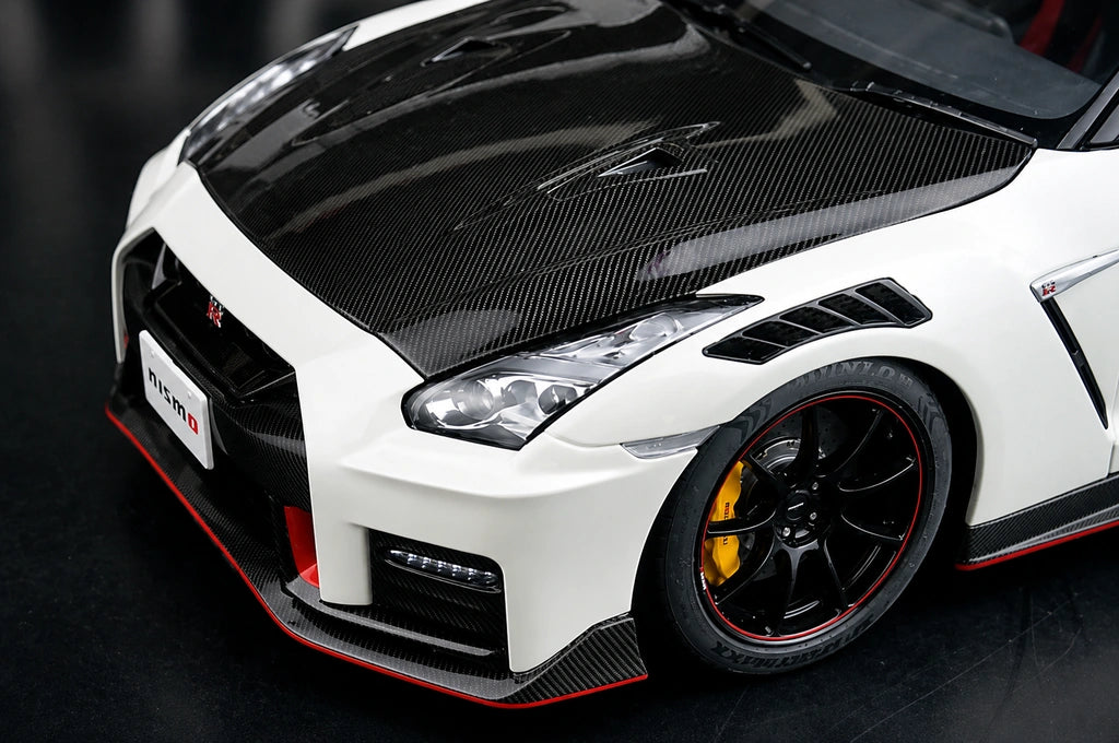 AutoArt Nissan 2017 GT-R R35 Nismo White 1:18 – Modello da collezione pressofuso