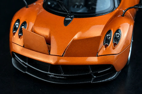 AutoArt Pagani 2011 Huayra برونز 1:18 – نموذج معدني قابل للجمع مصبوب.