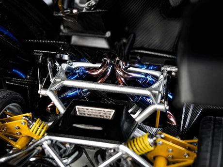 AutoArt Pagani 2011 Huayra برونز 1:18 – نموذج معدني قابل للجمع مصبوب.