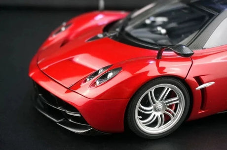 [AutoArt] 1:18 Pagani 2012 Huayra Red Model Car Die-Cast