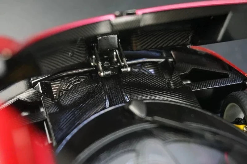 [AutoArt] 1:18 Pagani 2012 Huayra Red Model Car Die-Cast