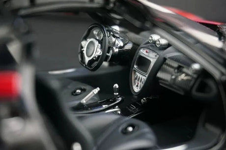 [AutoArt] 1:18 Pagani 2012 Huayra Red Model Car Die-Cast