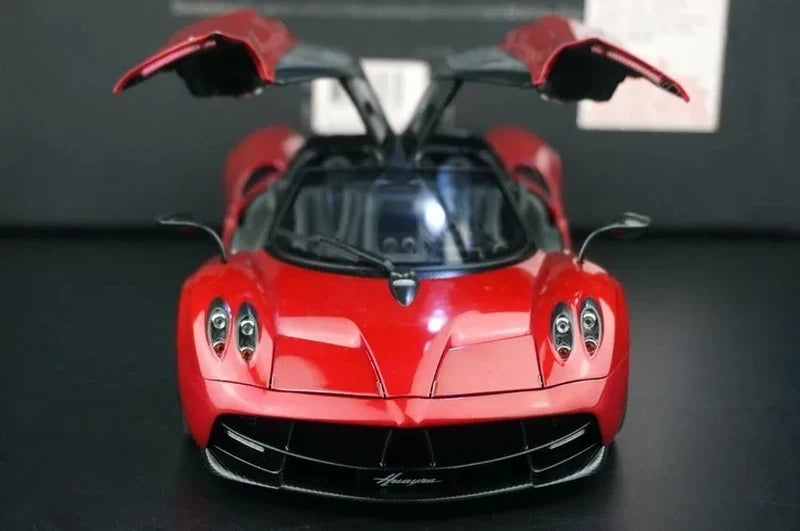 [AutoArt] 1:18 Pagani 2012 Huayra Red Model Car Die-Cast