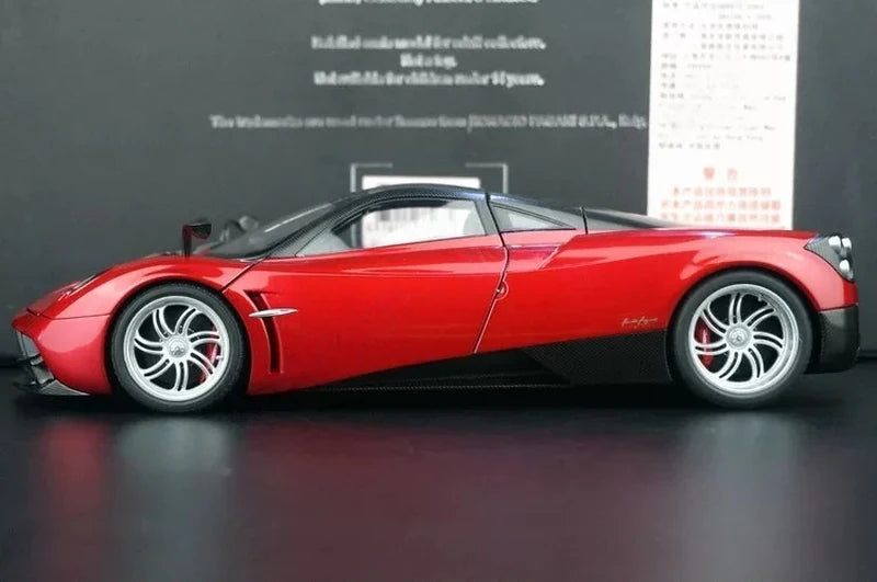 [AutoArt] 1:18 Pagani 2012 Huayra Red Model Car Die-Cast