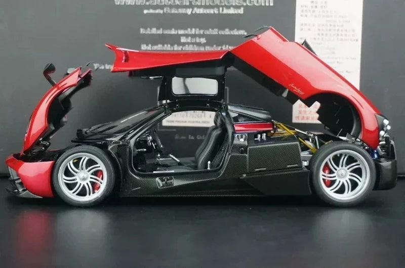 [AutoArt] 1:18 Pagani 2012 Huayra Red Model Car Die-Cast