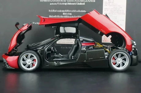[AutoArt] 1:18 Pagani 2012 Huayra Red Model Car Die-Cast