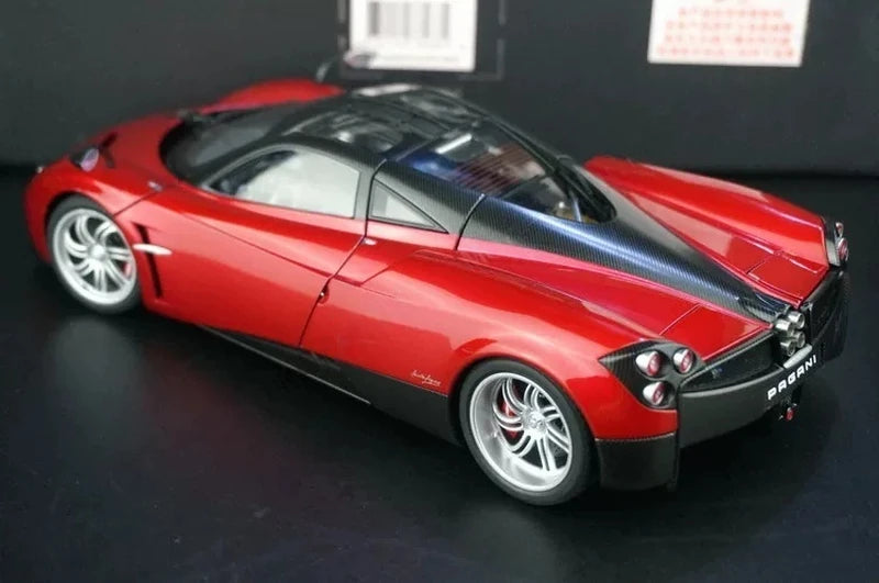 [AutoArt] 1:18 Pagani 2012 Huayra Red Model Car Die-Cast