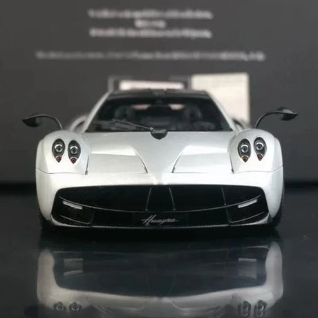 [AutoArt] 1:18 Pagani 2012 Huayra Silver Model Car Die-Cast