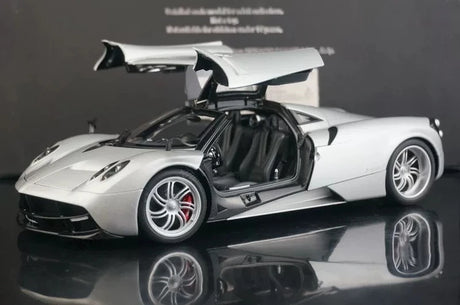 [AutoArt] 1:18 Pagani 2012 Huayra Silver Model Car Die-Cast