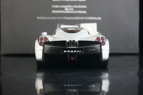[AutoArt] 1:18 Pagani 2012 Huayra Silver Model Car Die-Cast
