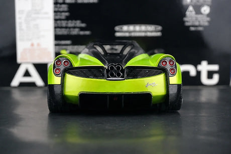 AutoArt Pagani 2017 Huayra Roadster جرين 1:18 – نموذج معدني قابل للجمع
