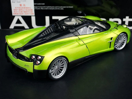 AutoArt Pagani 2017 Huayra Roadster جرين 1:18 – نموذج معدني قابل للجمع