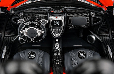 AutoArt Pagani 2017 Huayra Roadster ريد 1:18 – نموذج معدني قابل للجمع مصبوب.