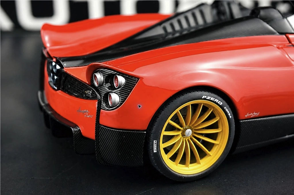AutoArt Pagani 2017 Huayra Roadster Red 1:18 – Modello da collezione in metallo pressofuso