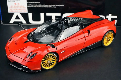 AutoArt Pagani 2017 Huayra Roadster ريد 1:18 – نموذج معدني قابل للجمع مصبوب.
