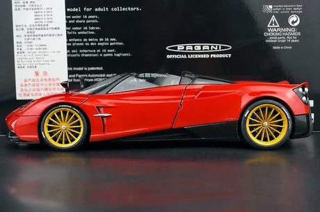 AutoArt Pagani 2017 Huayra Roadster ريد 1:18 – نموذج معدني قابل للجمع مصبوب.