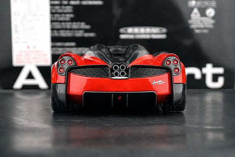 AutoArt Pagani 2017 Huayra Roadster ريد 1:18 – نموذج معدني قابل للجمع مصبوب.