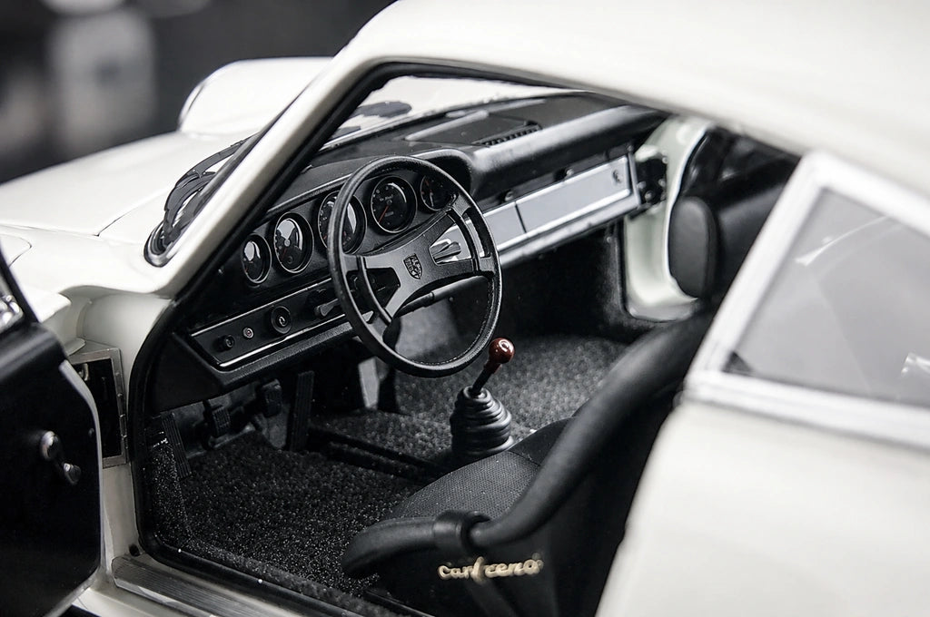 [AutoArt] 1:18 Porsche 1973 911 Carrera RS Modello bianco 2.7 Auto in Metallo Pressofuso