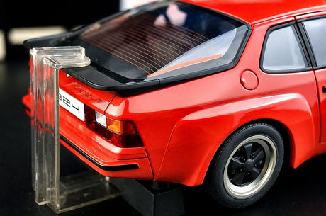[AutoArt] 1:18 Porsche 1981 924 Carrera GT Modello Rosso di auto in metallo pressofuso