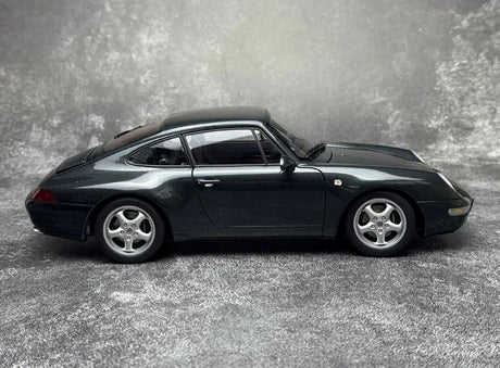 [AutoArt] 1:18 Porsche 1995 911 993 Carrera Model Car Die-Cast