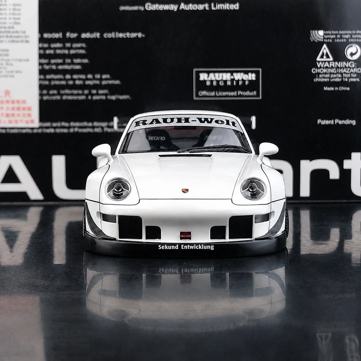 [AutoArt] 1:18 Porsche 1995 911 993 RWB Modello Bianco a Carrozzeria Larga in Pressofuso