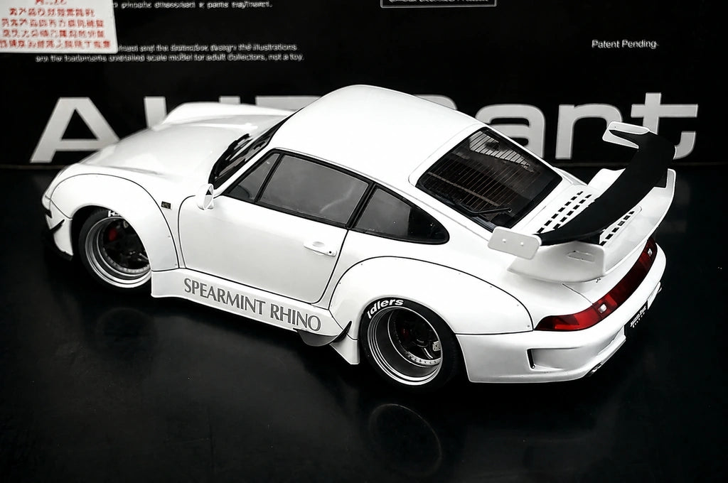 [AutoArt] 1:18 Porsche 1995 911 993 RWB Modello Bianco a Carrozzeria Larga in Pressofuso