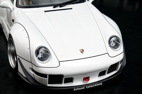 [AutoArt] 1:18 Porsche 1995 911 993 RWB Modello Bianco a Carrozzeria Larga in Pressofuso