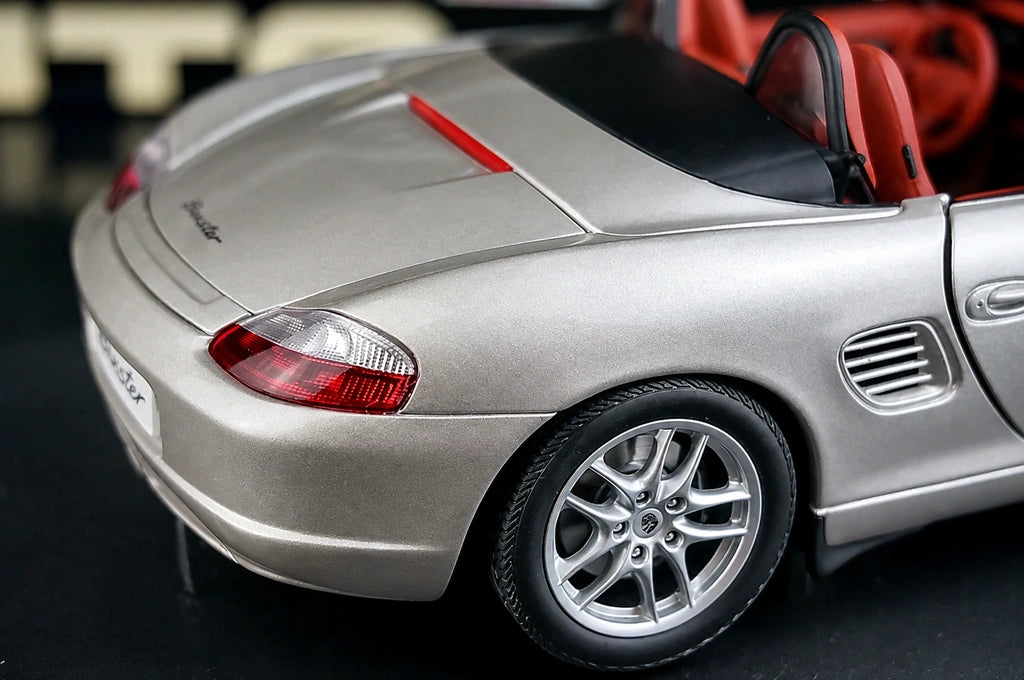 [AutoArt] 1:18 Porsche 1996 Boxster 986 Modello Argento di Automobili in Metallo Pressofuso