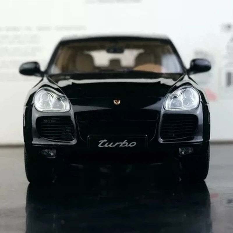 [AutoArt] 1:18 Porsche 2003 Cayenne Turbo Black Model Car Die-Cast