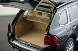 [AutoArt] 1:18 Porsche 2003 Cayenne Turbo Black Model Car Die-Cast