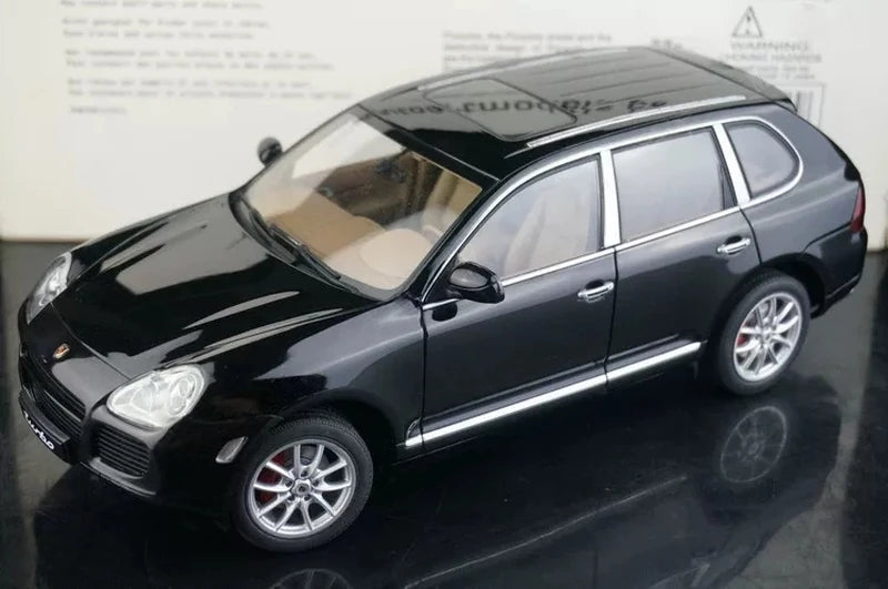[AutoArt] 1:18 Porsche 2003 Cayenne Turbo Black Model Car Die-Cast