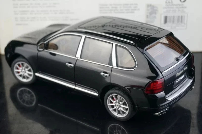 [AutoArt] 1:18 Porsche 2003 Cayenne Turbo Black Model Car Die-Cast