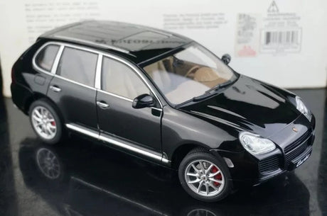 [AutoArt] 1:18 Porsche 2003 Cayenne Turbo Black Model Car Die-Cast
