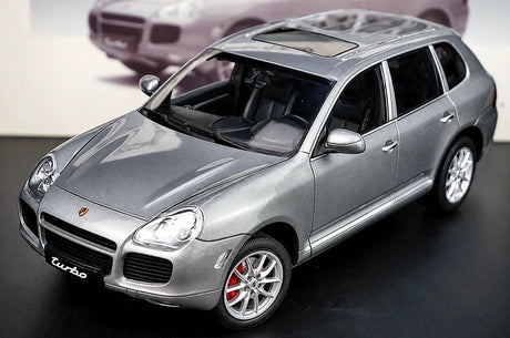 [AutoArt] 1:18 Porsche 2003 Cayenne Auto modello turbo grigio in metallo pressofuso