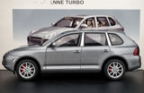 [AutoArt] 1:18 Porsche 2003 Cayenne Auto modello turbo grigio in metallo pressofuso